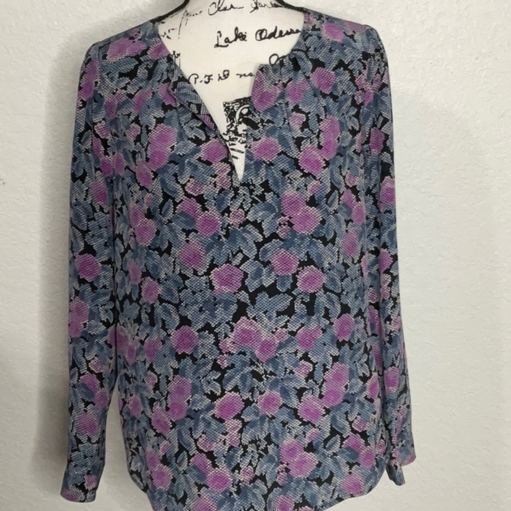 542- Joie NWOT Blue & Purple Zahira Floral Silk Top, Size Medium - Picture 2 of 6